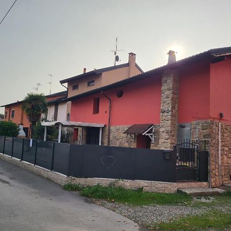 A Casa Di Luca Hotell Mediglia Eksteriør bilde