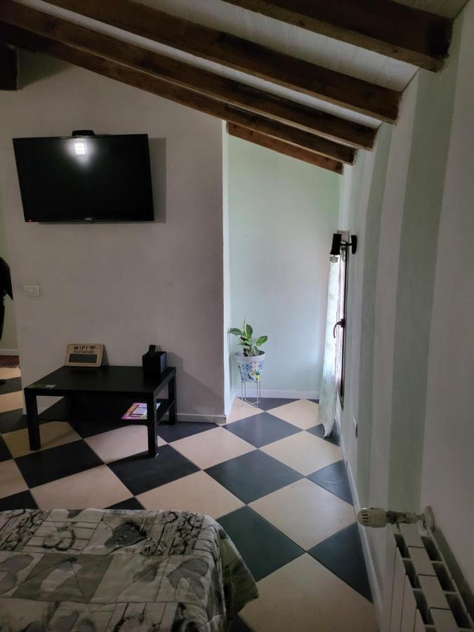 A Casa Di Luca Hotell Mediglia Eksteriør bilde