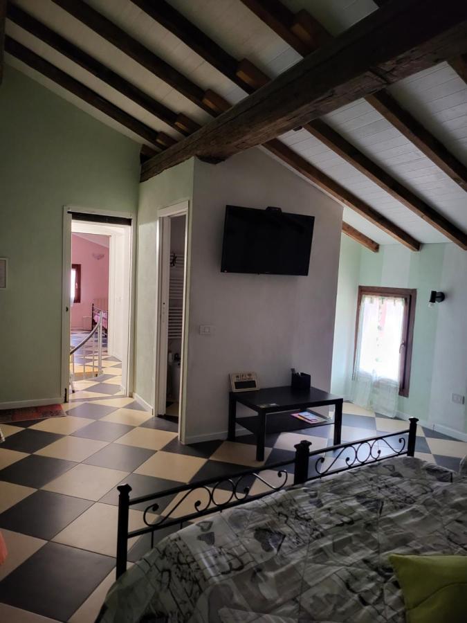 A Casa Di Luca Hotell Mediglia Eksteriør bilde
