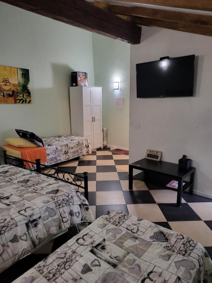 A Casa Di Luca Hotell Mediglia Eksteriør bilde