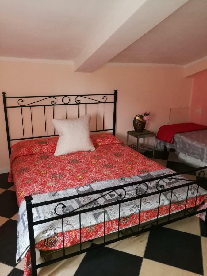 A Casa Di Luca Hotell Mediglia Eksteriør bilde